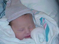 SOOO CUTE!  (wait til she's 2...) (28kb)